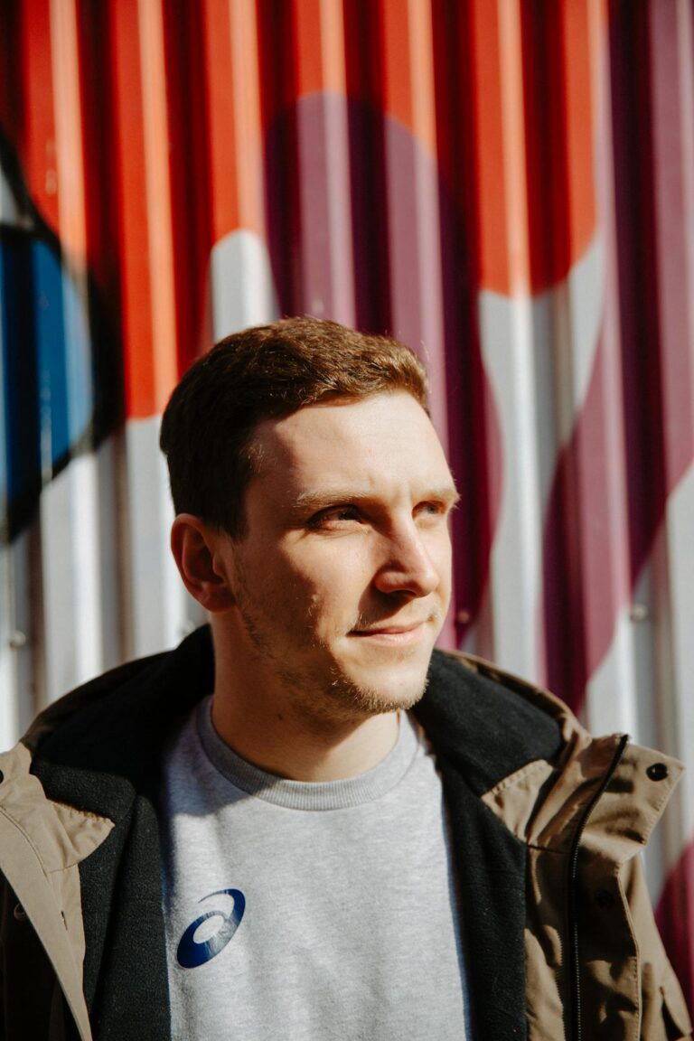 Mentale Stärke lernen: Entdecke 9 Gewohnheiten mental starker Menschen und lade dir das kostenlose Workbook für mehr Resilienz herunter.